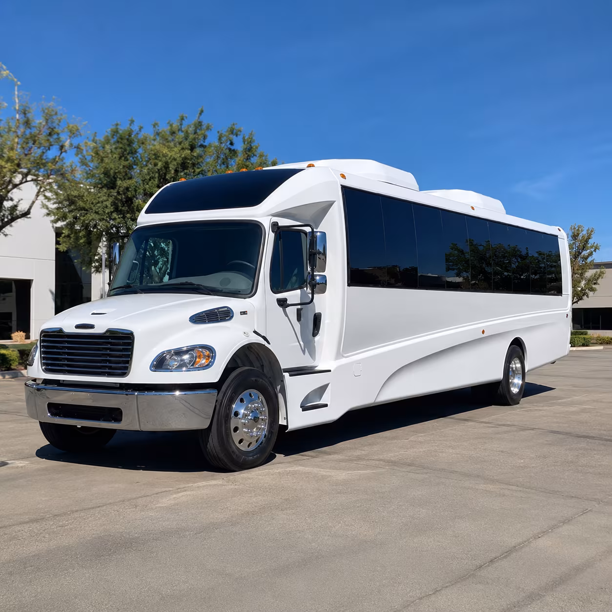 independence 28 passenger minibus