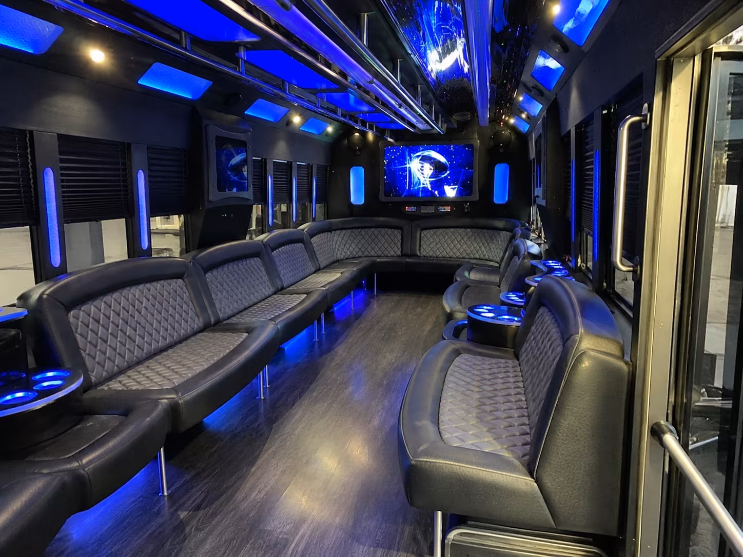 independence 28 passenger party bus interior