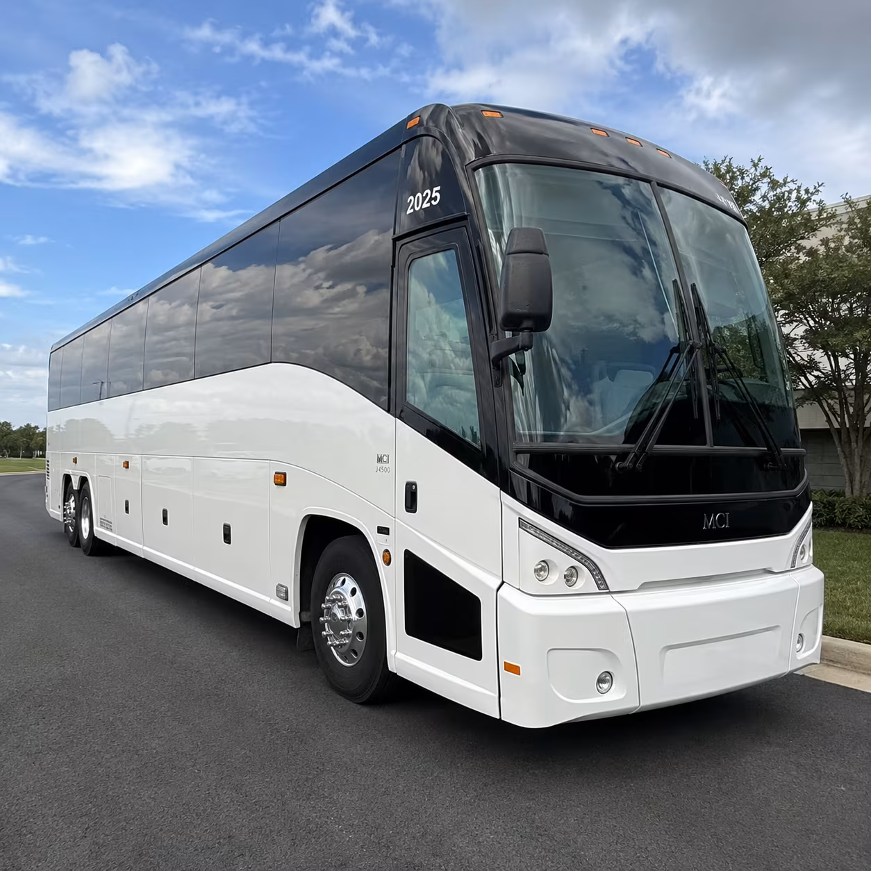 independence 56 passenger charter bus